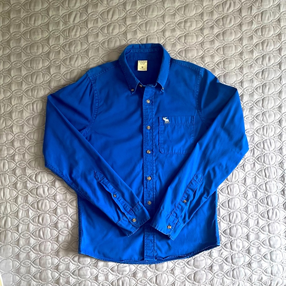 Abercrombie & Fitch casual button down shirt, size M, dark indigo blue.